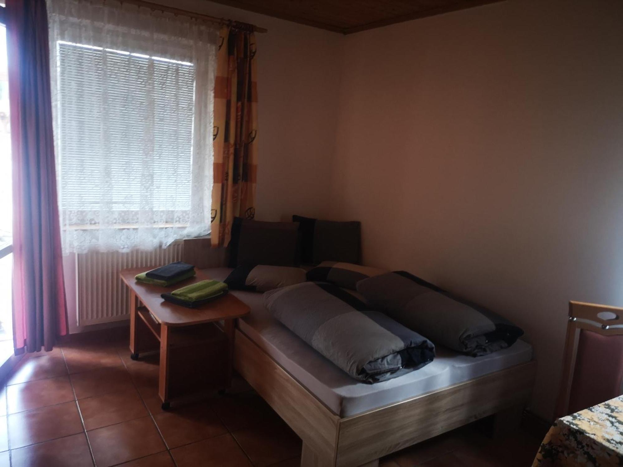 Green Apartments Lustenice Room photo